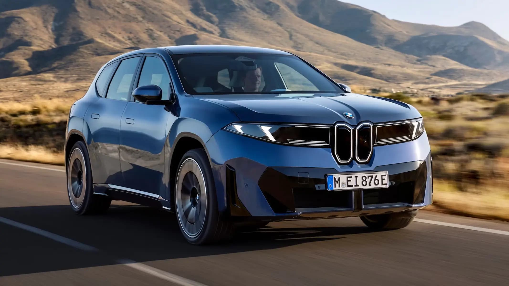 aMRXLWGNHVfTPGwM_2025-BMW-iX3-LHD-front-quarter-moving_11zon.png
